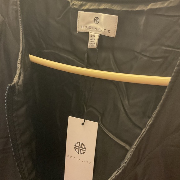 Vest - Picture 2 of 2